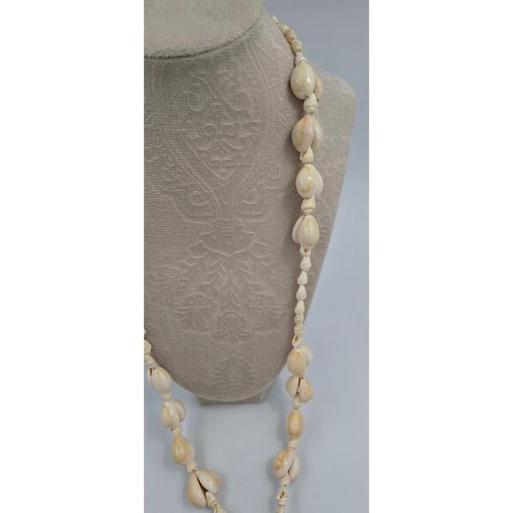 Bohemian Beach Style Cowrie Shell Necklace with Charm - Picture 5 of 10